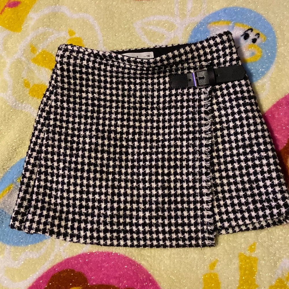 (Zara) little girls tweed skirt (size 6) Brand New without tag